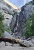 Do národního parku Yosemite (na obrázku) a Zion doporučuji dorazit v květnu nebo červnu. Vodopády jsou plné vody díky tajícímu sněhu. Na fotografii ze začátku srpna už vody mnoho není a v září můžete pouze obdivovat suchou skálu