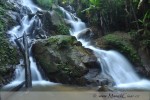 Ze svahů pod nejvyšším vrcholem Thajska Doi Inthanon, padá několik krásných vodopádů. Toto je jeden z nich.