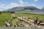 Zatímco nedaleký Yellowstone láká turisty svou různorodostí, n.p.Grand Teton je určený pro ty, kdo milují vysoké hory a jezera. Je zde 320km tras a nejvyšší hora Grand Teton, podle níž je pojmenován tento park, měří 4199m