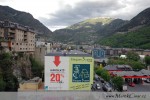 Andorra samotná už ale tak hezká není, je tu mnoho turistů a s oblibou se zde levně nakupuje. Naštěstí hezká příroda, do které můžete udělat výlety, je na dosah