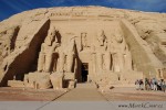 Proslavený Abú Simbel nacházející se na území Núbie u Asuánské přehrady na dalekém jihu Egypta nedaleko hranic se Súdánem