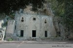 Jeskyně nad Antiochií, kde apoštol Petr kázal, ukrýval se a unikal před pronásledovateli, skrze velmi úzké chodby vytesané do skály