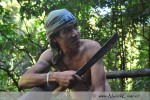 Mačeta je nepostradatelnou výbavou každého místního domorodce žijícího v džungli.